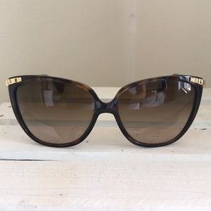 Dolce & Gabbana Cat Eye Sunglasses 🕶✨